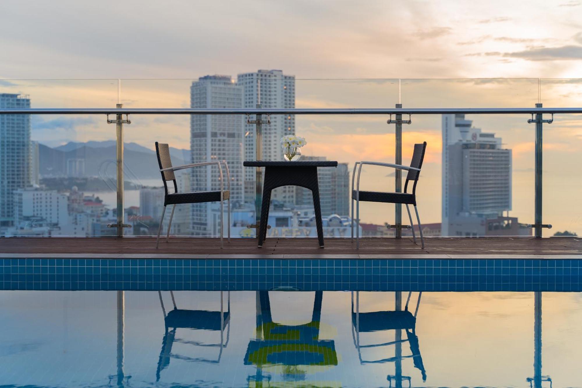 Goldcoast Hotel Нячанг Экстерьер фото